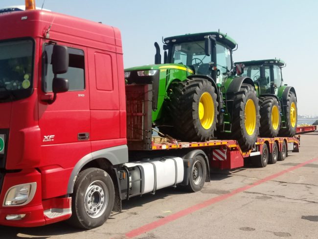 Transport de tracteur agricole