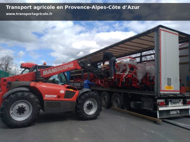 Transport de matériel agricole en PACA – Chargement avec télescopique Chargement de matériel agricole avec un Manitou dans un camion en PACA
