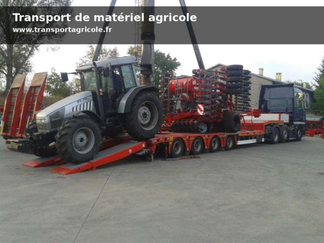 Transport d’un tracteur agricole et semoir – Porte-engins Chargement d’un tracteur et d’un semoir sur un camion porte-engins